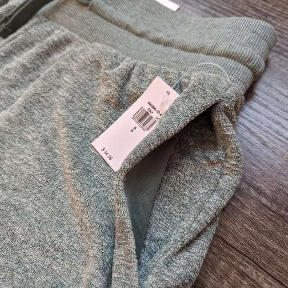 *BNWT* OLD NAVY Terry Shorts - Light green - size Small - Picture 4 of 4